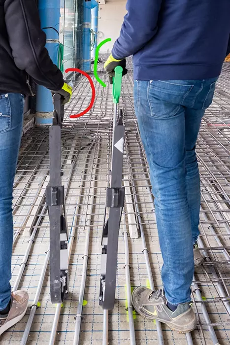 Tackernieter met verlengde steel
